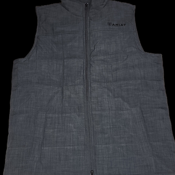 Ariat Vest w/ conceal and carry pocket - Picture 2 of 6